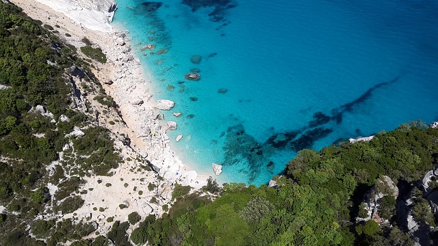 Percorri le acque cristalline dell’Arcipelago di La Maddalena con la Motonave G. Garibaldi II